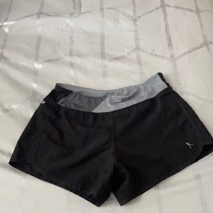 Danskin now shorts black
